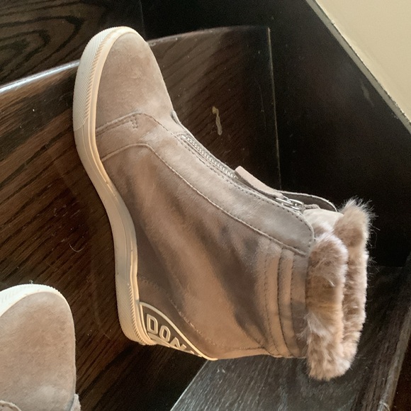 Women’s DKNY Wedges - Picture 7 of 9